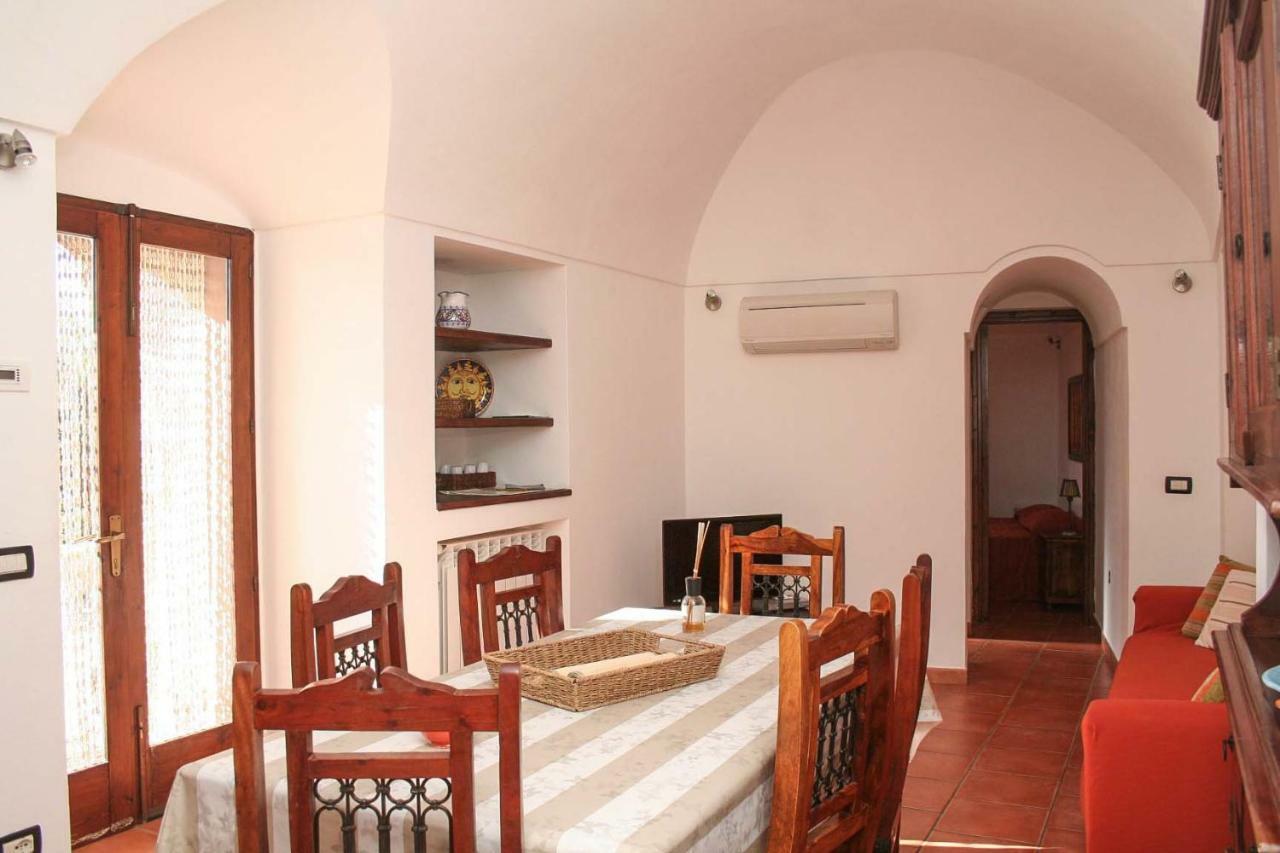 Dammuso Favarelle Da Caty Apartman Scauri  Kültér fotó